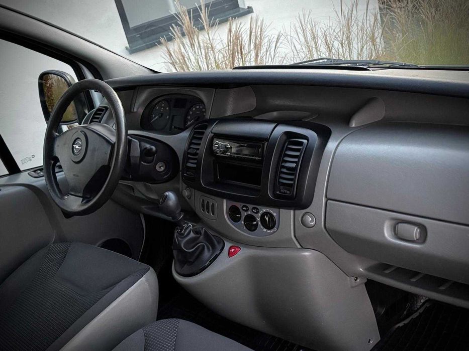 Opel Vivaro 2.0 CDTI • 114 KM • Klimatyzacja • HAK • 3 Osoby •