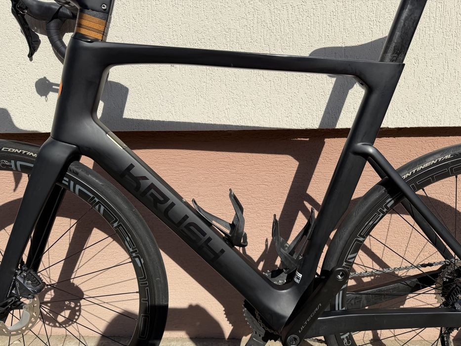 Rower szosowy Krush, hydraulika, Ultegra, full carbon, kola carbon