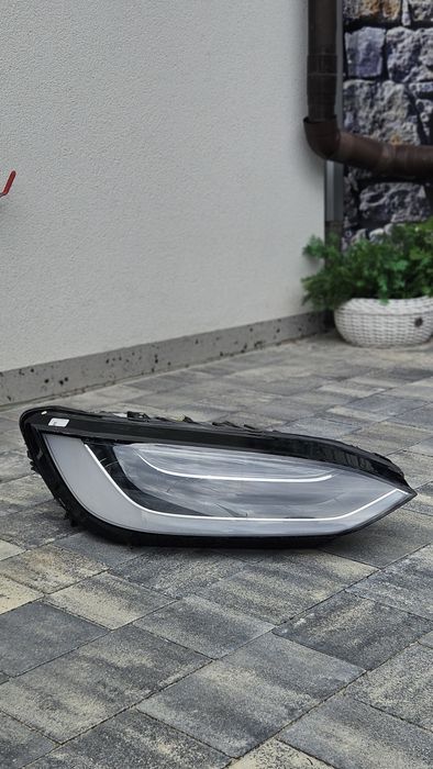 Фара Tesla model x uplevel