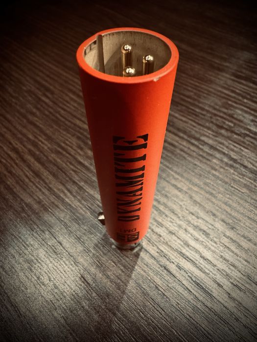 Микрофонный предусилитель sE Electronics DM1 Dynamite