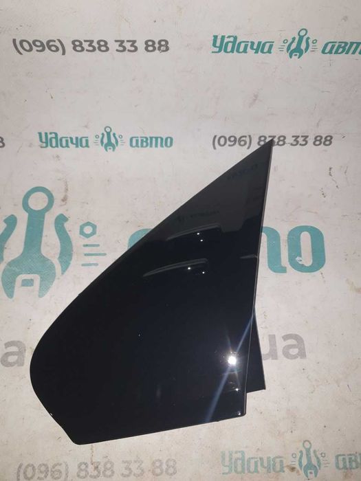 Молдинг заглушка крыла передний левый Toyota Prius 50 6011847030 60118-47030