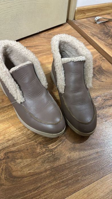 Жіноче зимове взуття