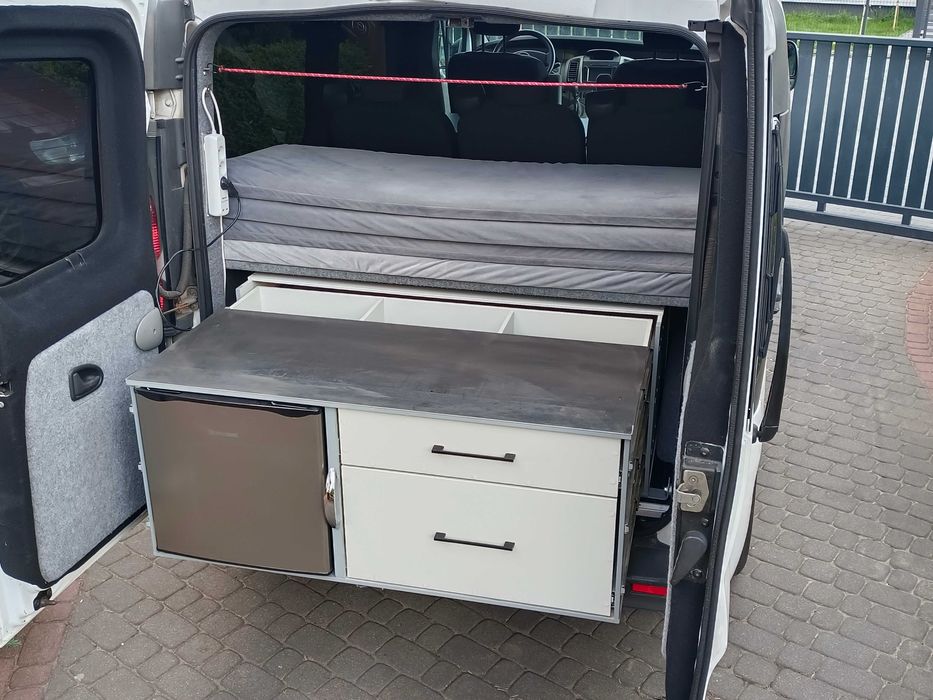 Mini kamper Opel Vivaro long 5 osobowy 2.5 diesel