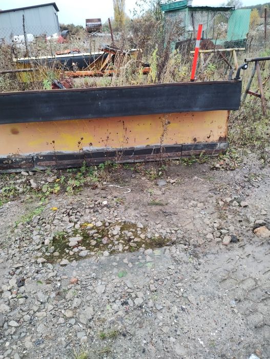 Pługi odśnieżne samochodowe itp