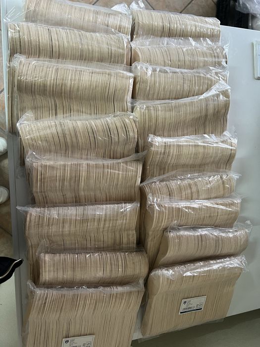 Garfos descartáveis em madeira natural 100 uni. (17 packs existentes)