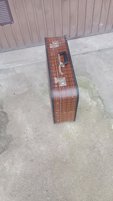 Sprzedam starą walizkę TANIO