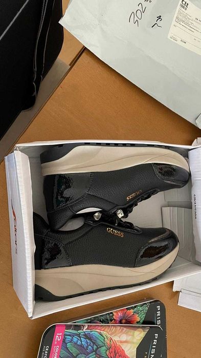 Lindas Sapatilhas Pretas Novas Femininas !!!