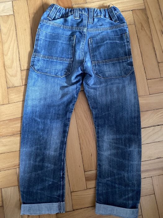Крутые джинсы р. 4/5 лет