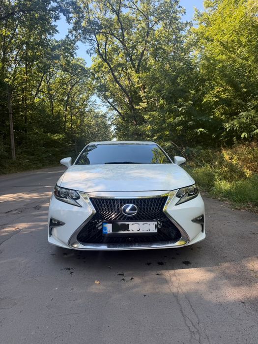 Продам Lexus es 300h