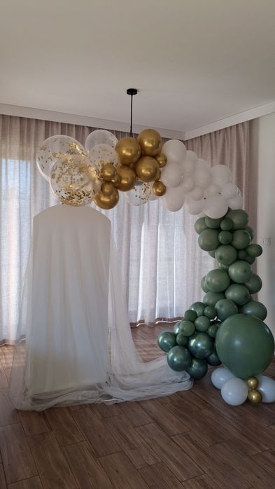 Girlanda/ścianka z balonów, wizytówki, prezenciki dla gości