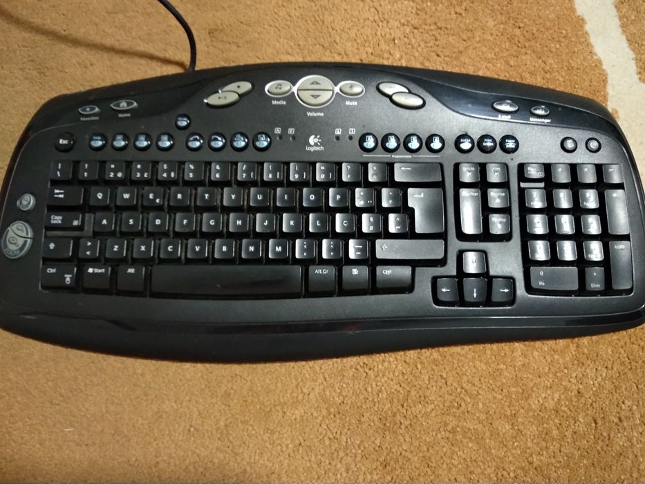 Logitech keyboard like new64283971723777120