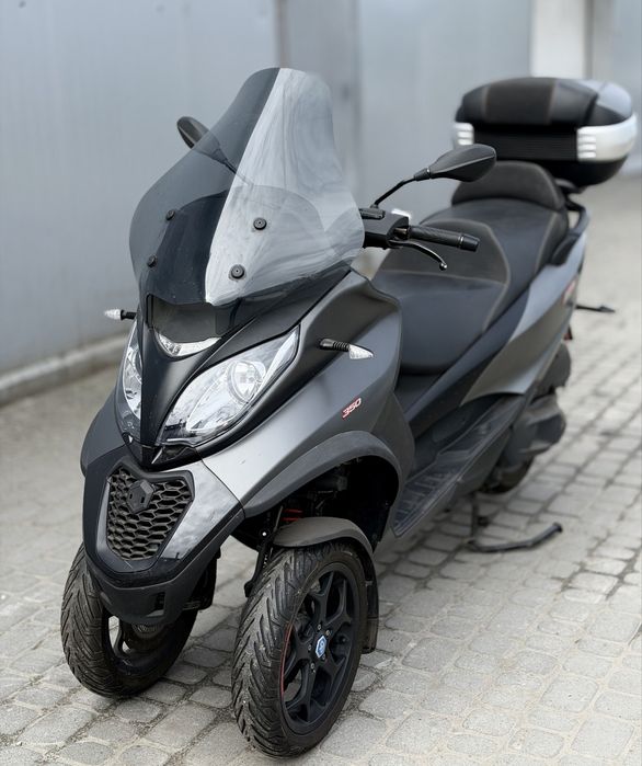 Продам максі-скутер  Piaggio MP3 300  2018 року.
