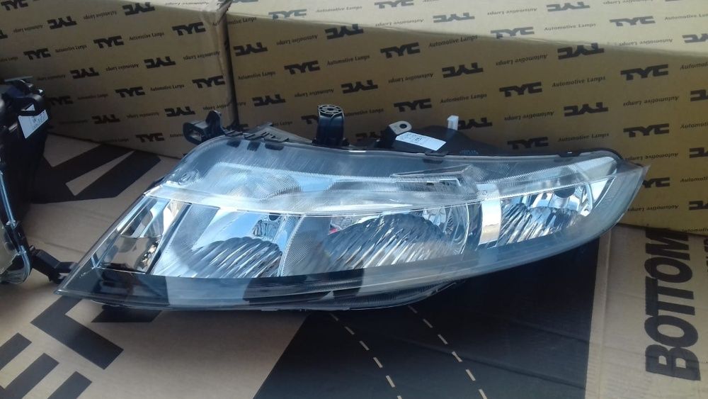 HONDA CIVIC VIII UFO 2005 -  lampa przednia lewa reflektor lewy przód