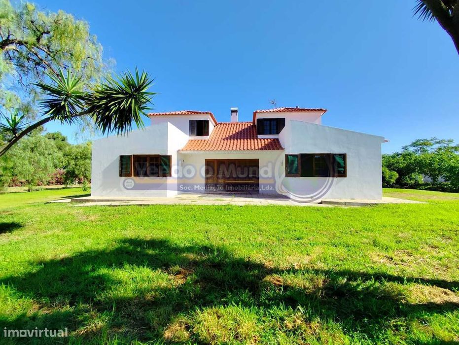 Moradia T4 em Salvaterra de Magos (S555)