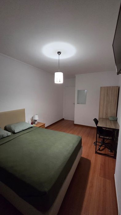 Quarto  confortável e espaçoso PARA CASAL  em Monte A