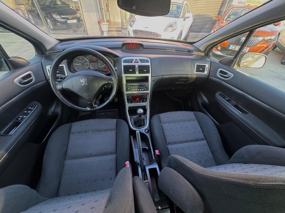 Peugeot 307 Break 1.6 HDi XS Premium 7lugares 127€ mes
