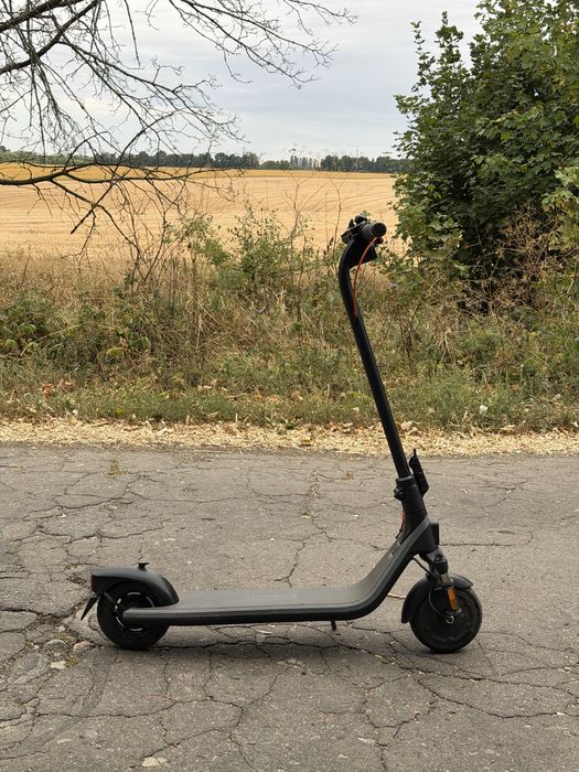 Електросамокат Ninebot E2 Plus