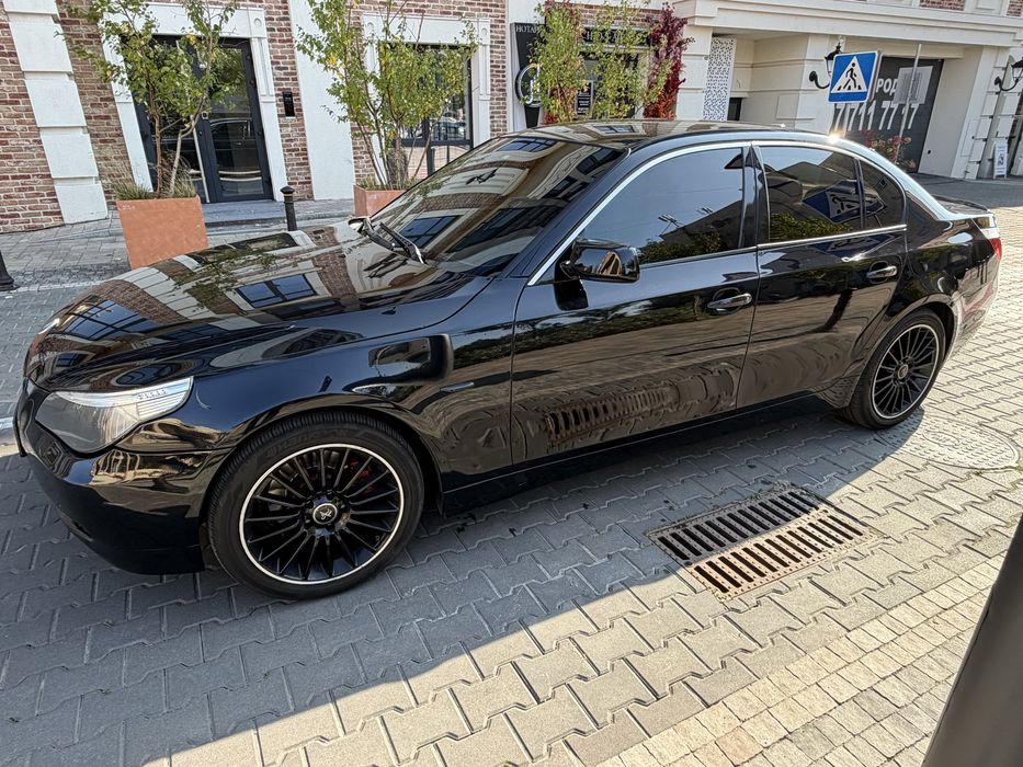 BMW E60 2.5 газ/бенз 2005 автомат