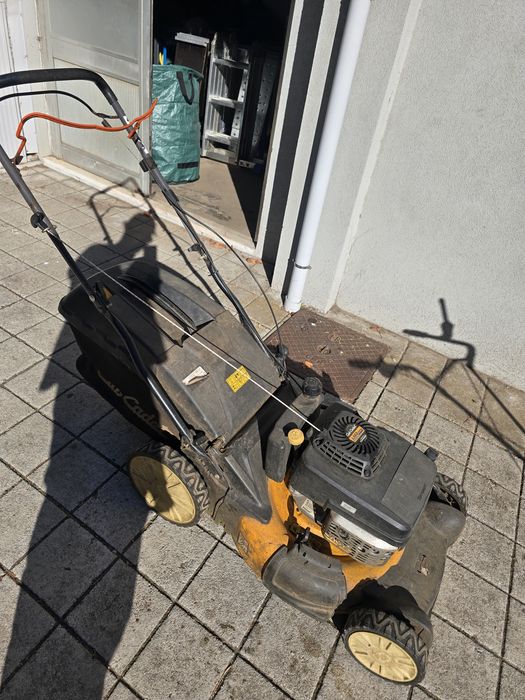 Máquina de cortar relva profissional