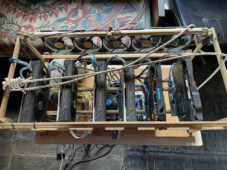 Майнінг ферма на 6 відеокарт