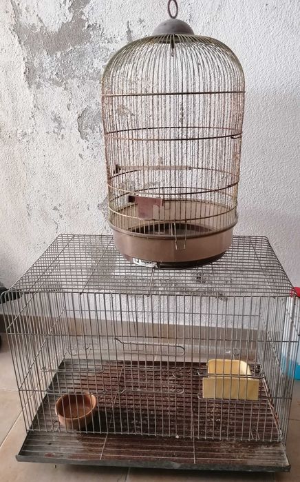 Gaiolas redonda e retangular, para passaros, cada 5€