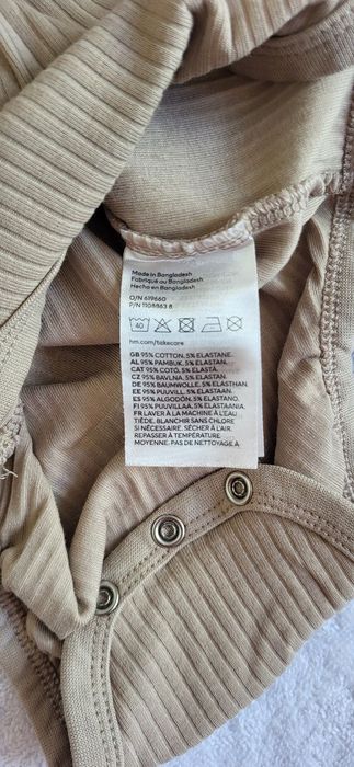 Боді-гольф дитячий H&M, розмір 68 см. Б/у, стан дуже гарний.

Боді-гол