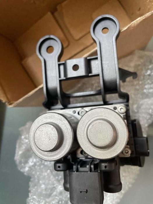 Audi A6 4F Válvula de regulação do líquido de refrigeração