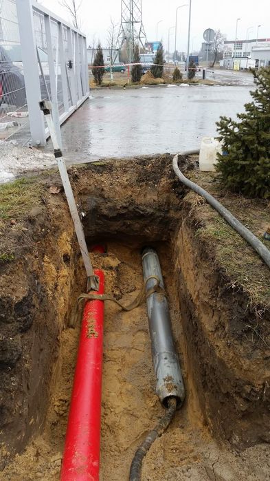 Przewierty sterowane Kret wbijanie rur przeciski usługi minikoparką