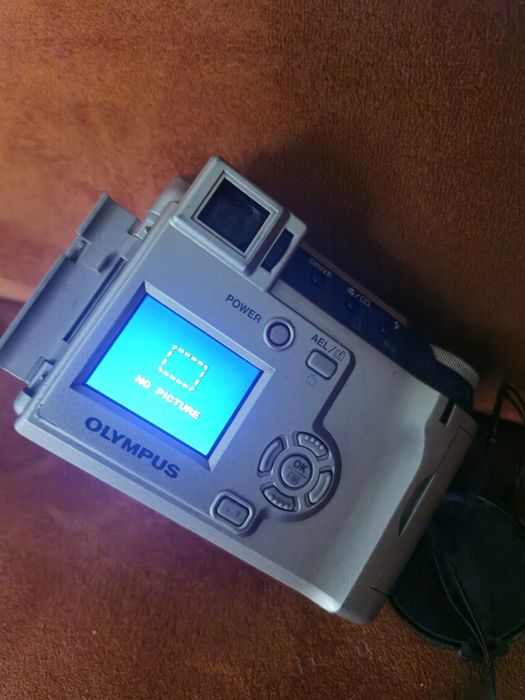 Olympus C-700 Ultra Zoom