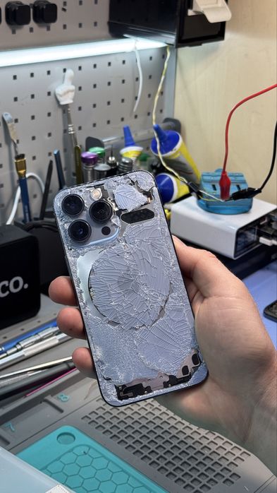 Ремонт iPhone та Apple Watch