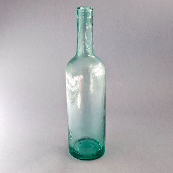 prl stara szklana butelka po winie