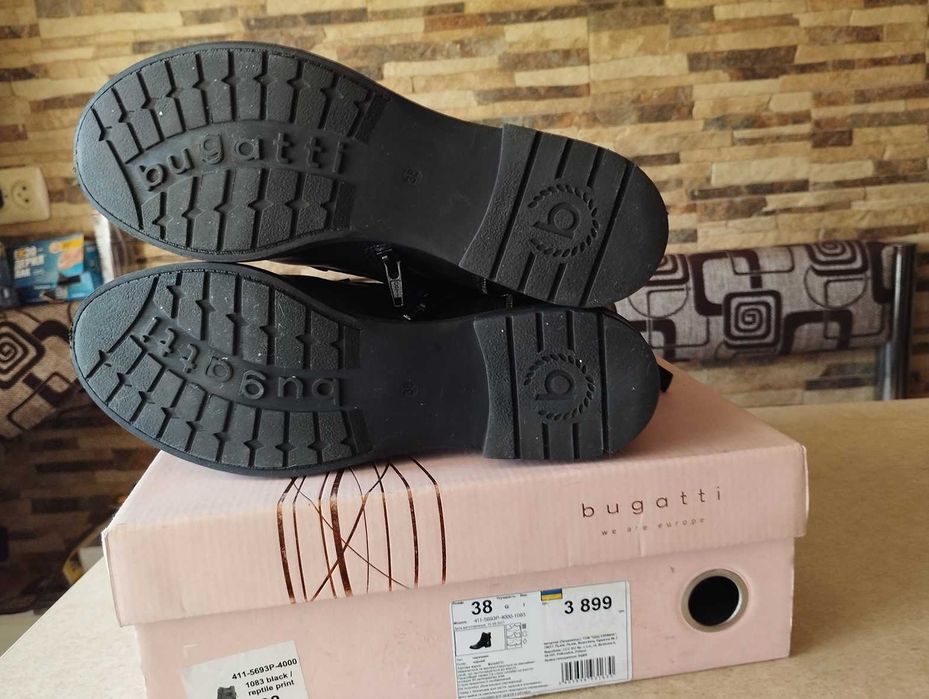 Черевики жіночі шкіряні Bugatti