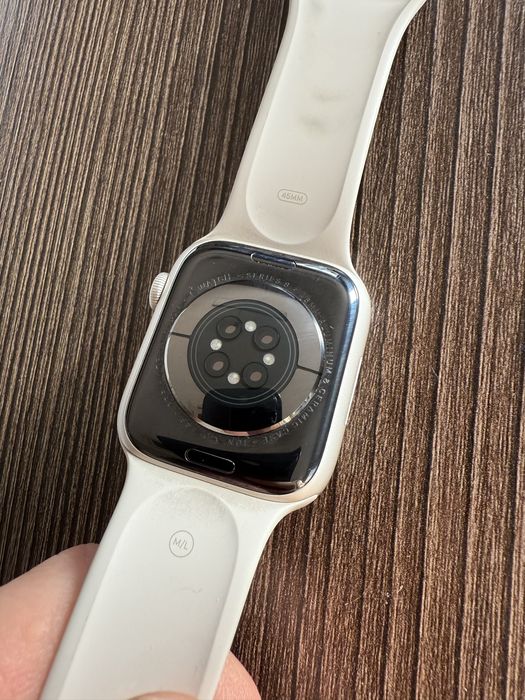 Apple Watch serii 8 GPS+Cellular, koperta 45mm, Starlight Aluminium