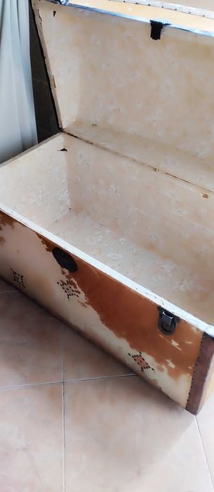 Magnifico Baú em pele de vaca