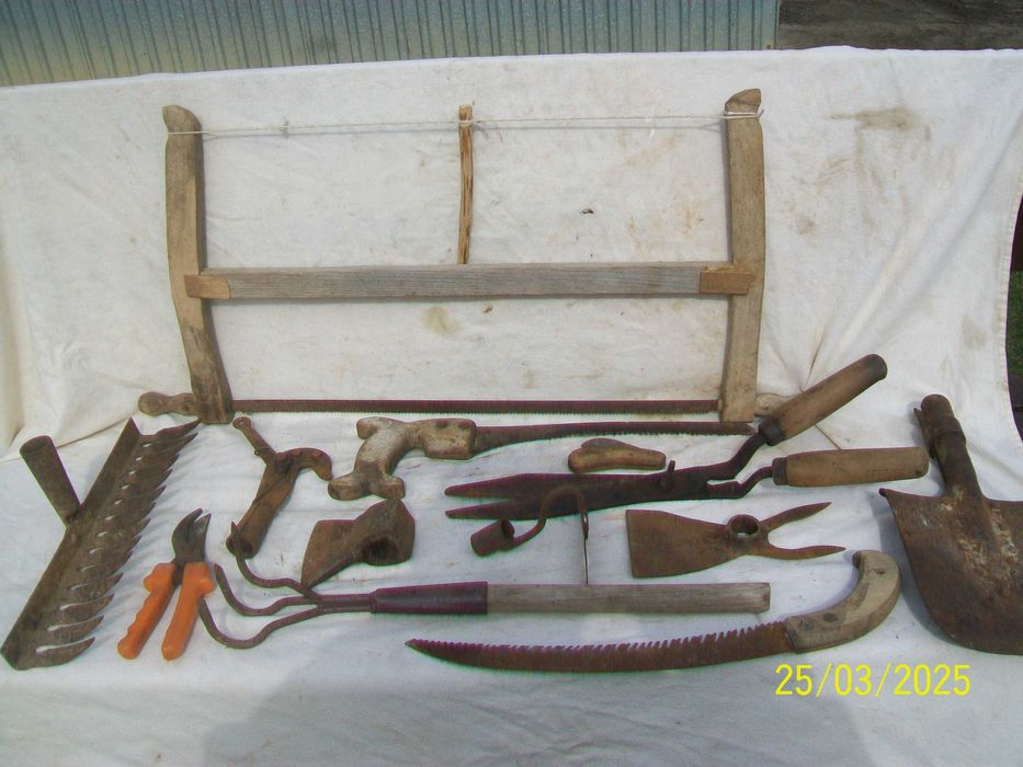 Stare narzędzia ogrodnicze