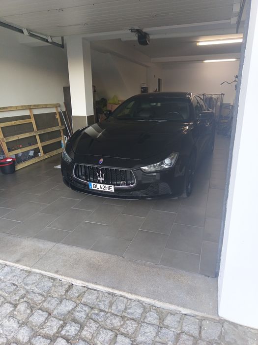 Maserati Ghibli 3.0 com 275CV (Necessita de reparação)