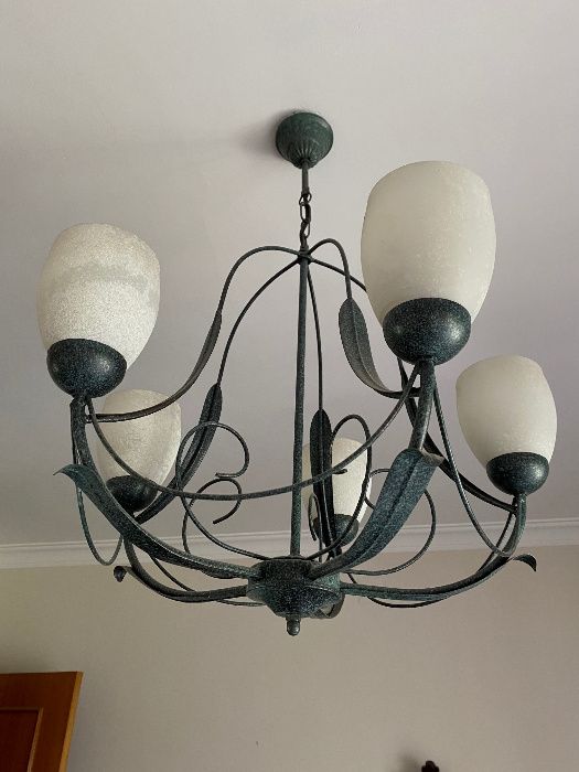 Vendo candeeiro em ferro 5 lampadas