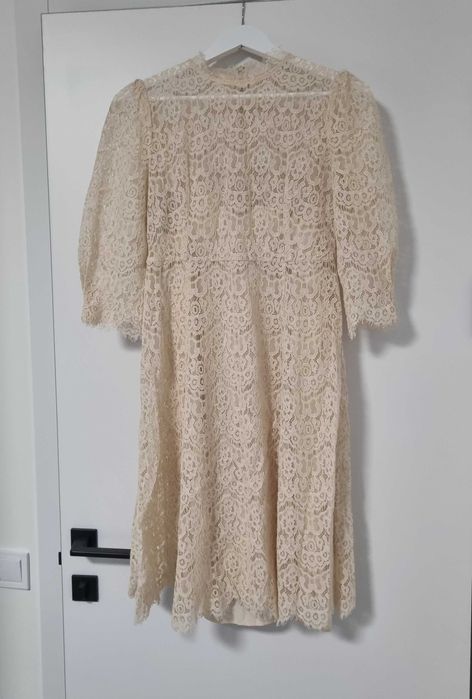 Кружевное платье, плотное