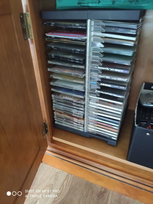 CDs mais expositores