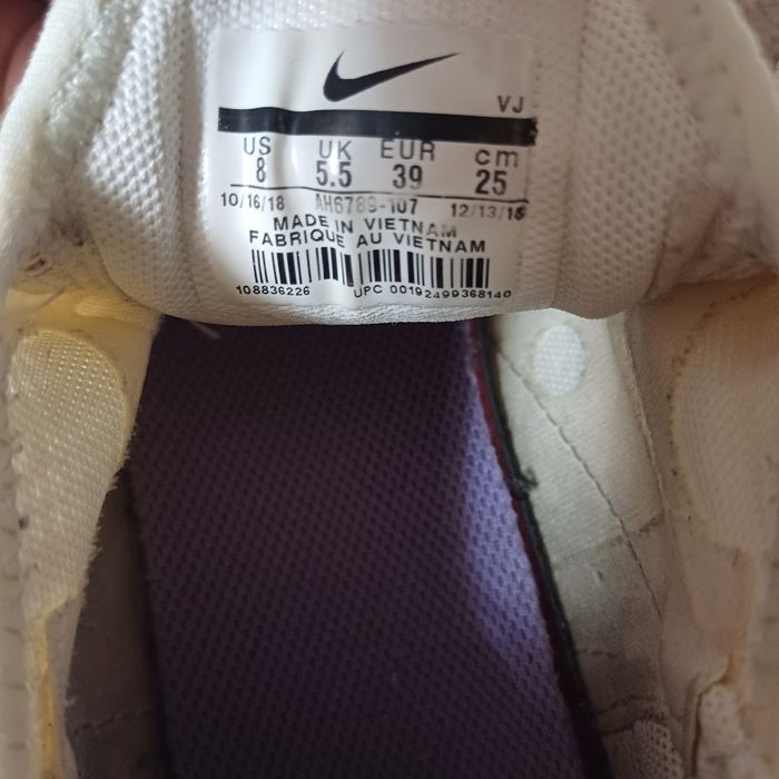 Продам красовкы фирмы Nike размер 39