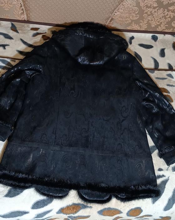 Куртка шкіряна жіноча