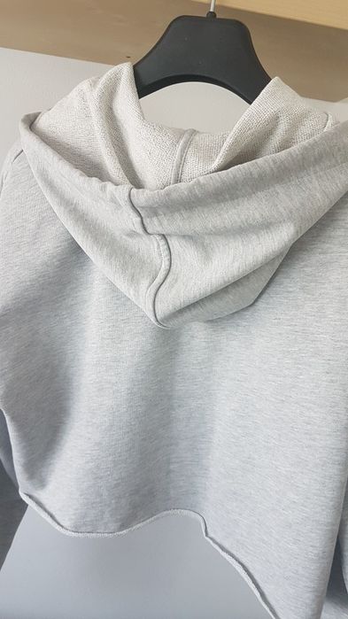 Bluza Bershka krótka z dziurami