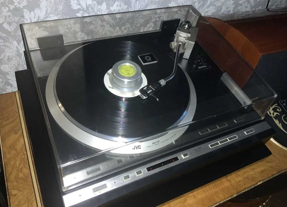 Виниловый проигрыватель JVC QL-Y5F