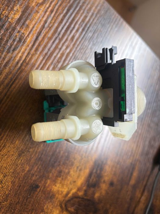 Elektrozawór podwójny do pralki Bosch WLT2446KPL/05