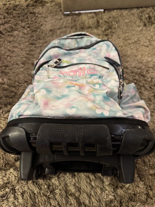 Mochila TOTTO em bom estado