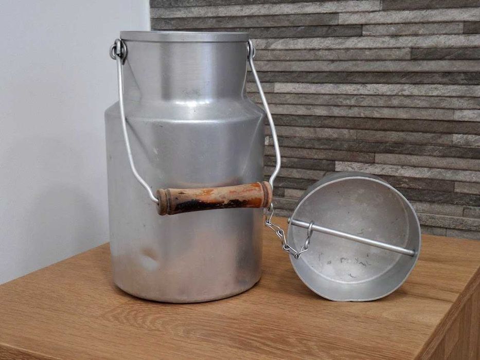 Leiteira Antiga em Alumínio - Decoração Vintage