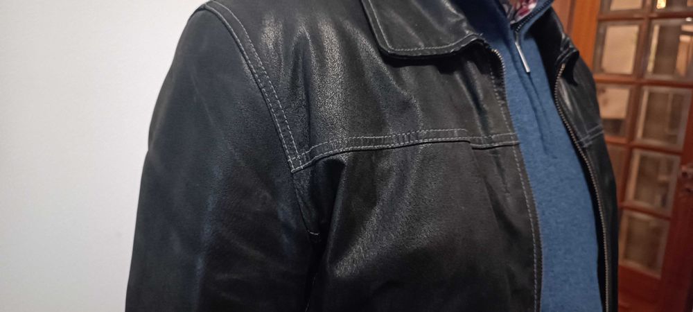 Casado pele preto homem