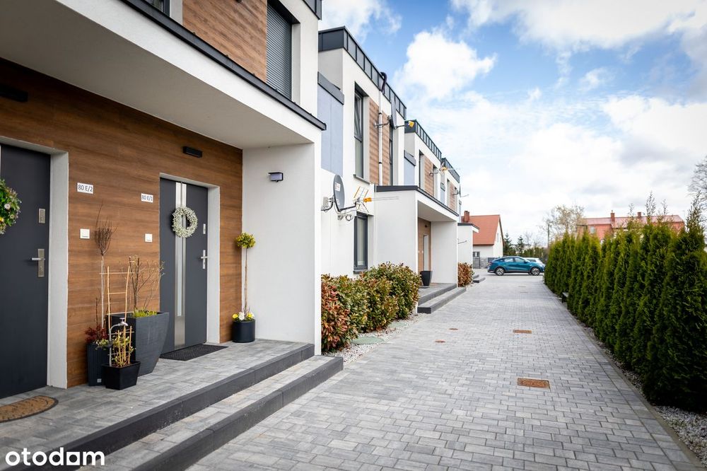 Bezczynszowe mieszkanie z tarasem i dwoma miejscami postojowymi.