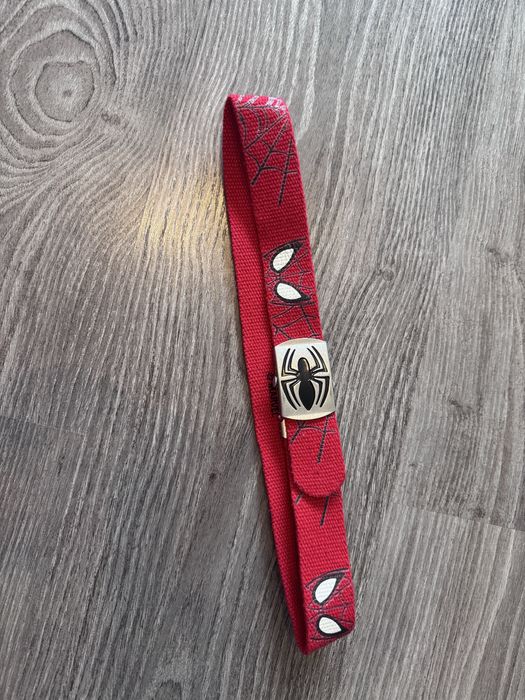 Zestaw ubranek spiderman + maska spiderman + pasek