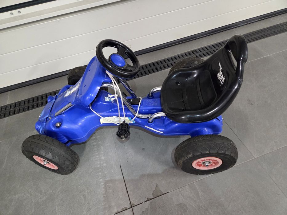 Gokart dziecięcy na pedała